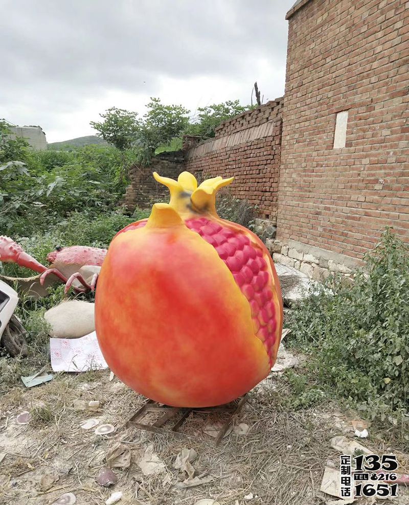 庭院景區玻璃鋼仿真植物石榴雕塑 庭院景區玻璃鋼仿真植物石榴雕塑