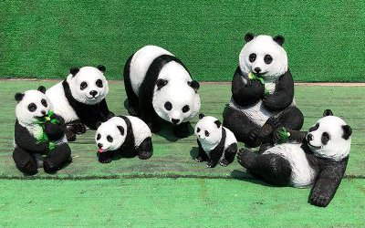 景區(qū)玻璃鋼仿真動(dòng)物熊貓雕塑