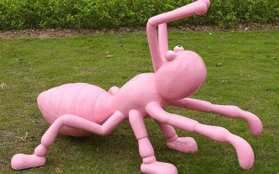 幼兒園創意玻璃鋼卡通粉色螞蟻雕塑