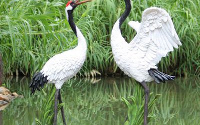 公園池塘玻璃鋼彩繪仿真動(dòng)物仙鶴雕塑