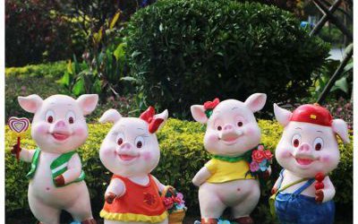 玻璃鋼卡通彩繪農(nóng)場(chǎng)花園豬雕塑