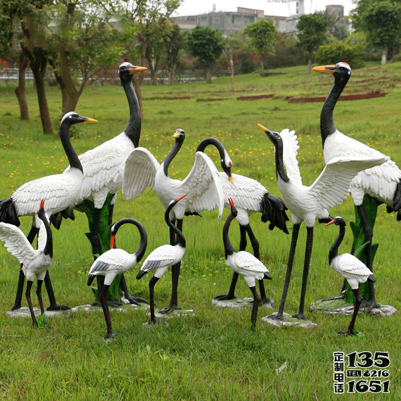 戶外草坪玻璃鋼仿真動物丹頂鶴雕塑 戶外草坪玻璃鋼仿真動物丹頂鶴雕塑