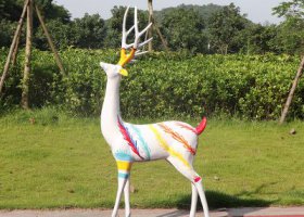 公園街道創(chuàng)意玻璃鋼彩繪大型戶外景觀梅花鹿雕塑