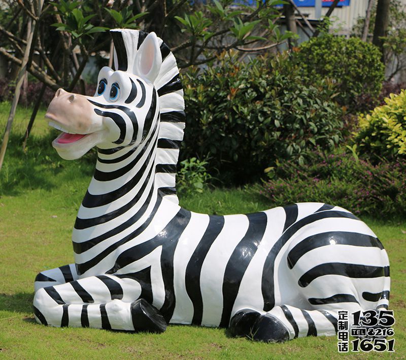 動物園玻璃鋼仿真動物一只窩著的斑馬雕塑 動物園玻璃鋼仿真動物一只窩著的斑馬雕塑
