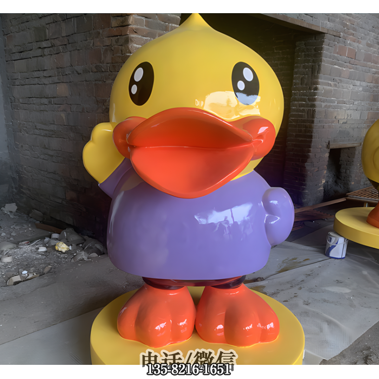 打招呼的卡通鴨子玻璃鋼雕塑 打招呼的卡通鴨子玻璃鋼雕塑